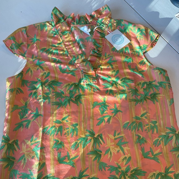 Devon Baer Tops - Women’s Devon Baer silk top.